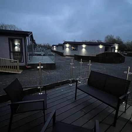 Silverwood Luxury Lodges & Bistro Barn Perth Exterior photo