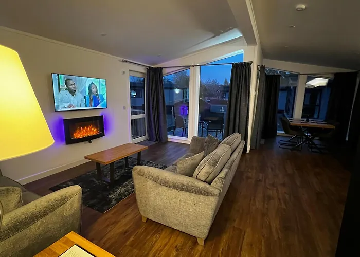 Silverwood Luxury Lodges & Bistro Barn