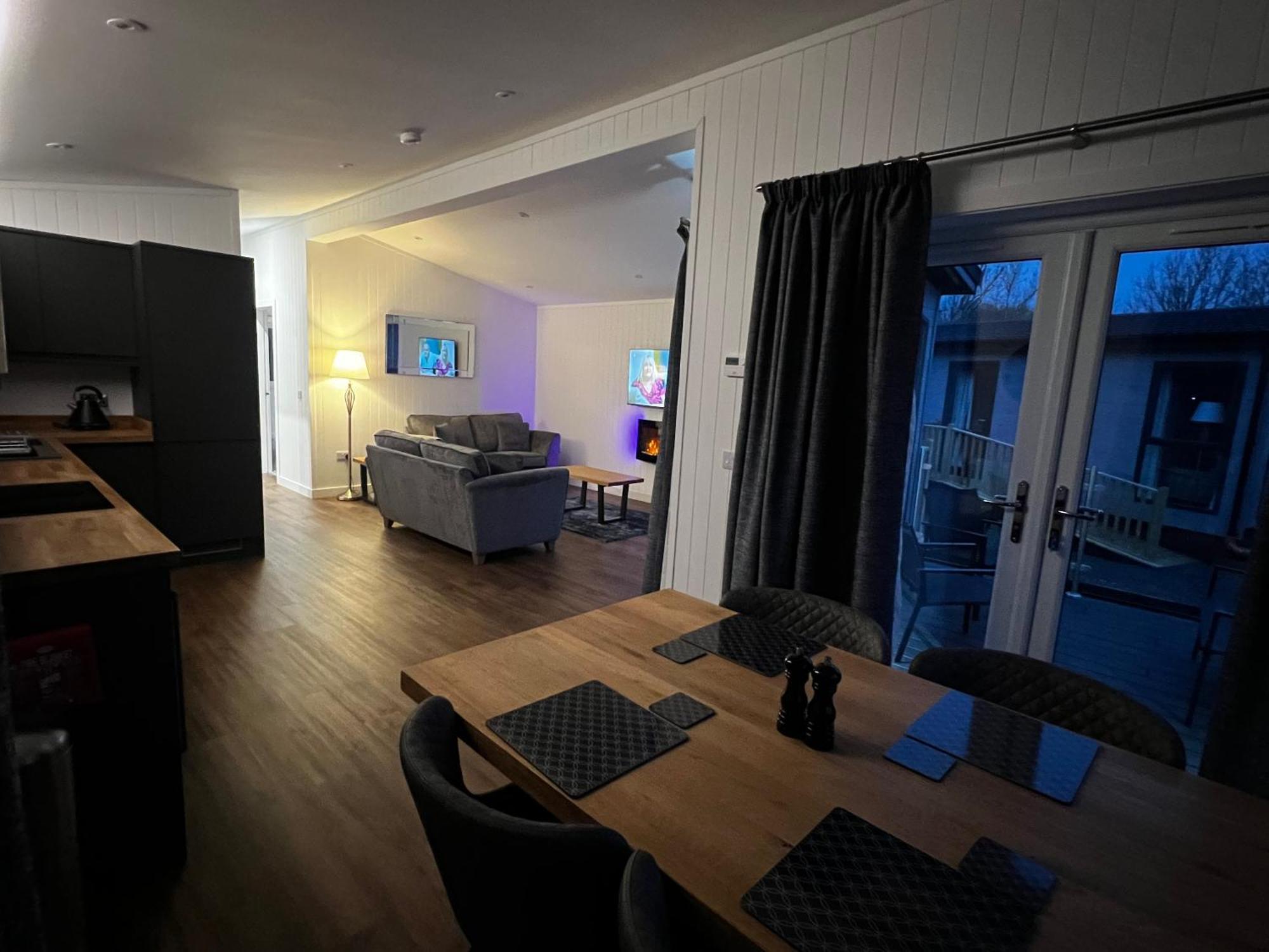 Silverwood Luxury & Bistro Barn Lodge
