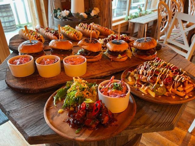 Lodge Silverwood Luxury & Bistro Barn *