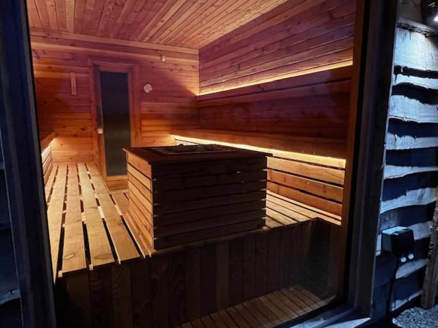 Silverwood Luxury & Bistro Barn Lodge Perth